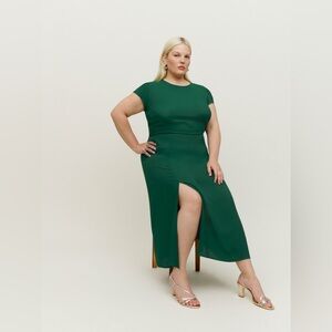 NWOT Reformation Gavin Dress Es in 
Emerald size 24
